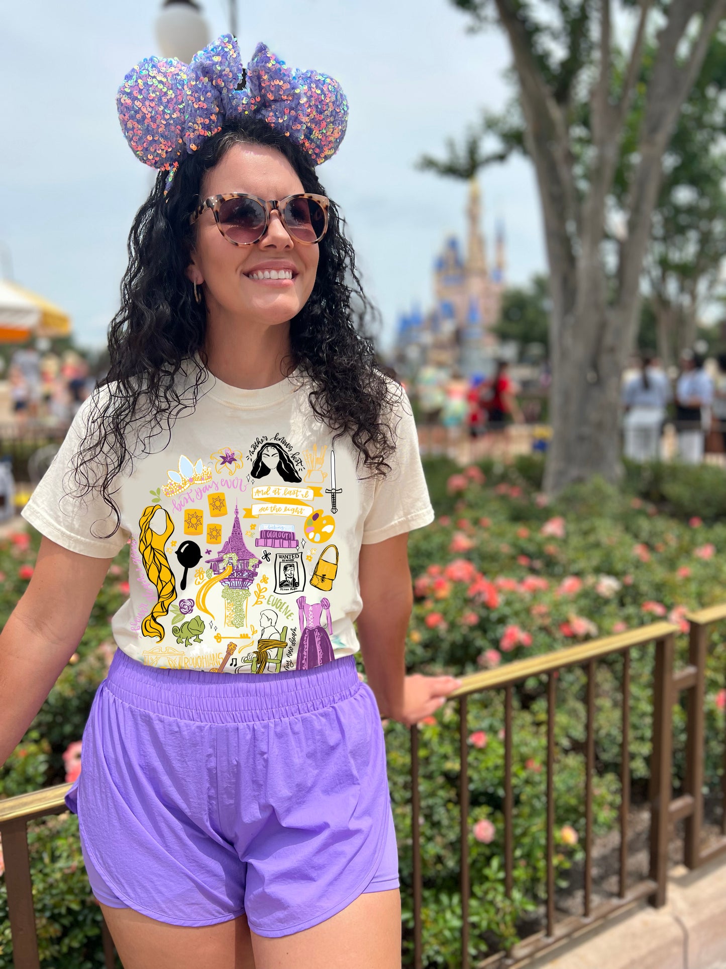 Tangled Sketch Tee - L, XL + 4XL