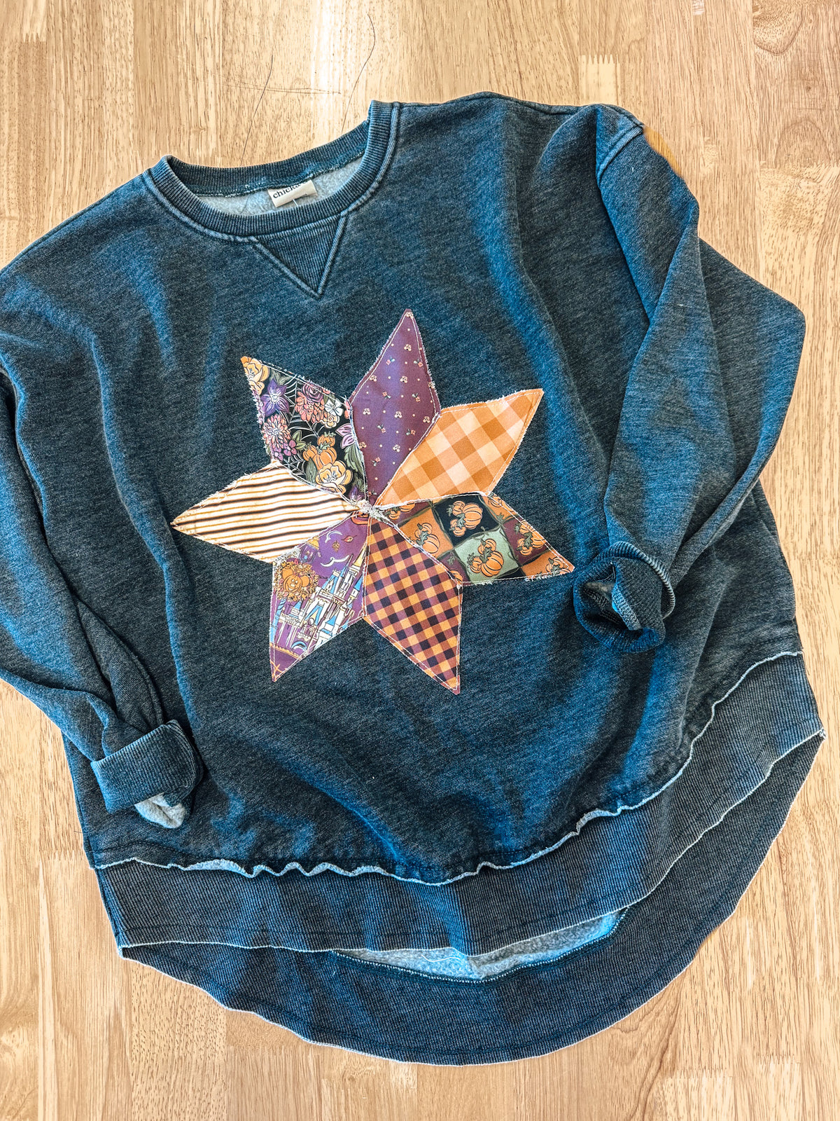 Quilt Star Crewneck - Charcoal