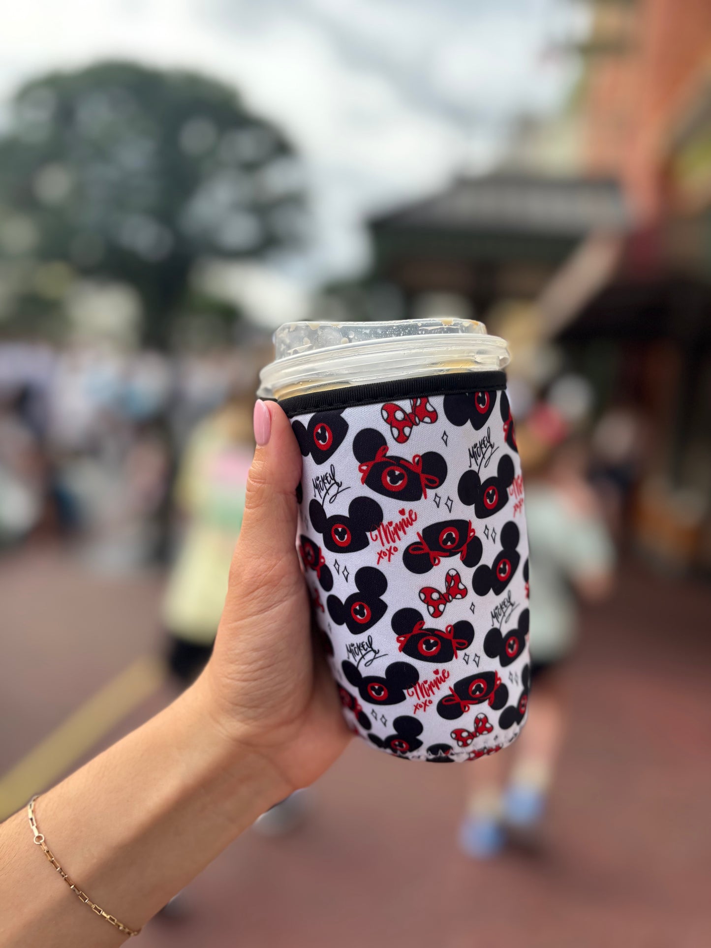 Mouse Ears Autographs Cup Sleeve - White & Black