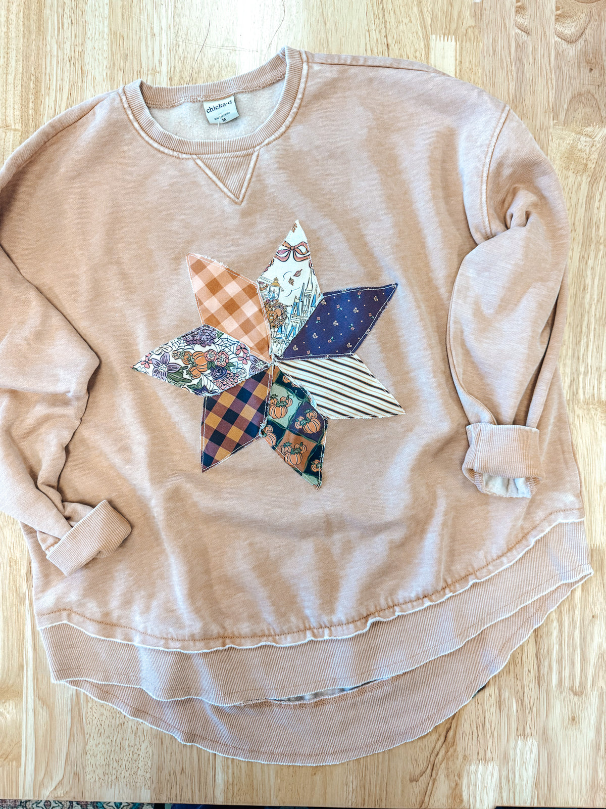 Quilt Star Crewneck - Latte